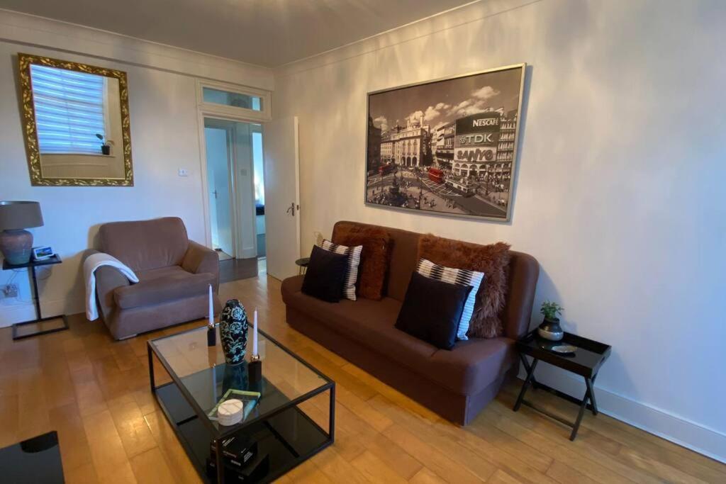 2 Bedroom Flat In Camberwell Green - Central Location With Excellent Connections To Tourist Attractions And Main London Airports Exterior foto